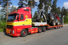 Transport av grävmaskin med bärgningsfordon